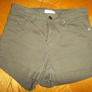 H&M green khaki shorts
